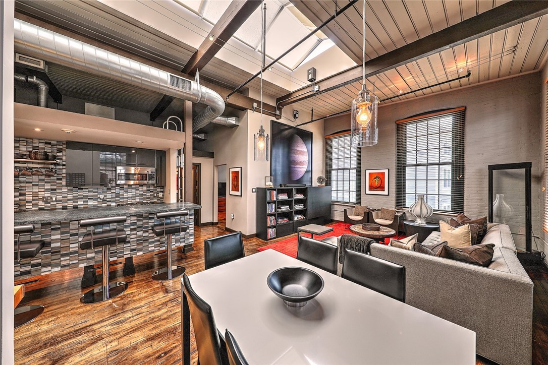 10 Exchange Court 615