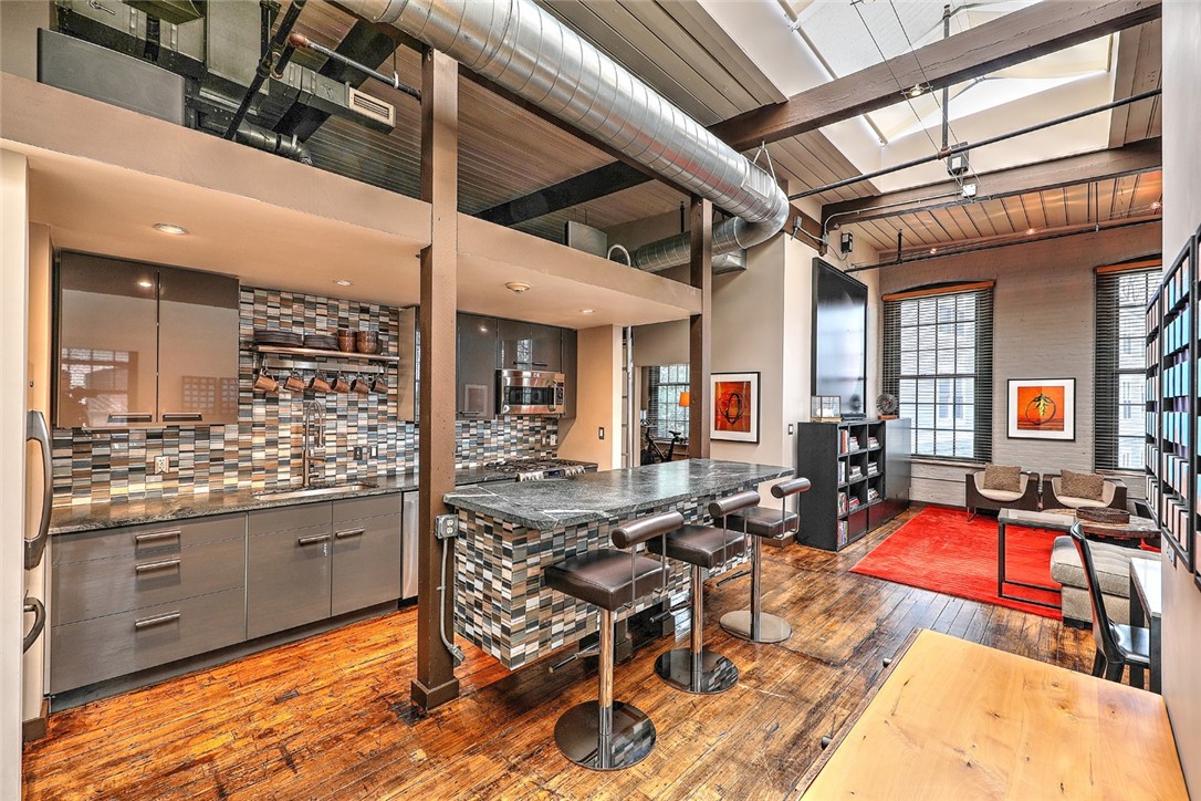 10 Exchange Court 615