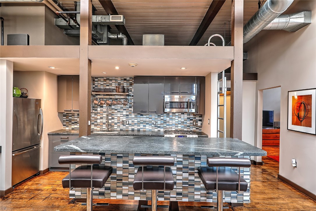 10 Exchange Court 615