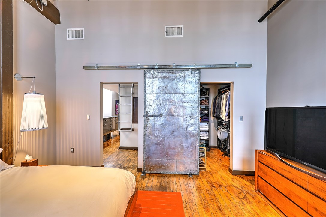 10 Exchange Court 615