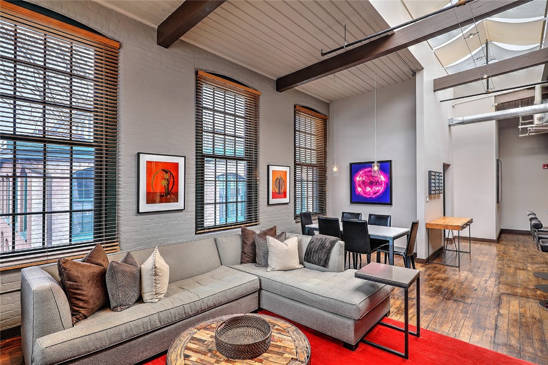 10 Exchange Court 615