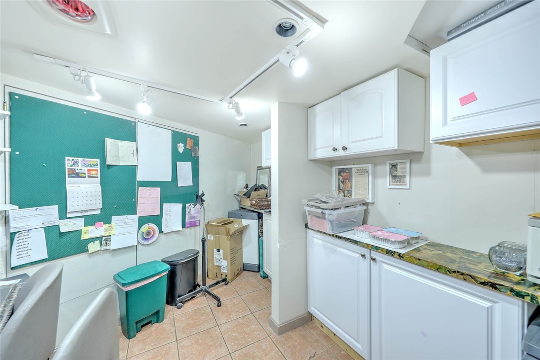 4 Benefit Street