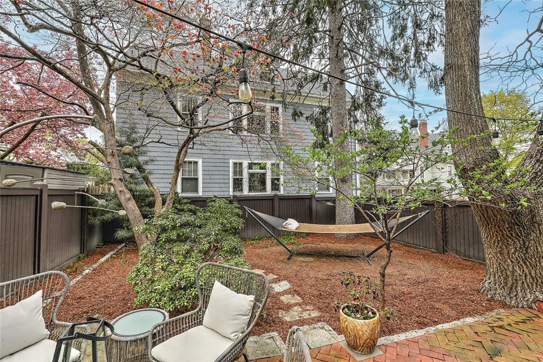 352 Lloyd Avenue