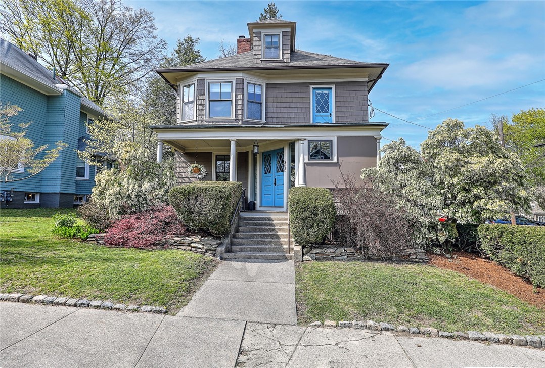 352 Lloyd Avenue