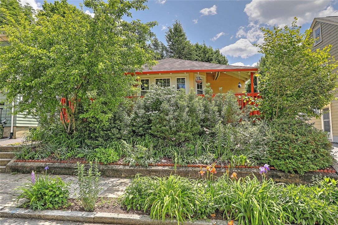 102 Edgehill Road