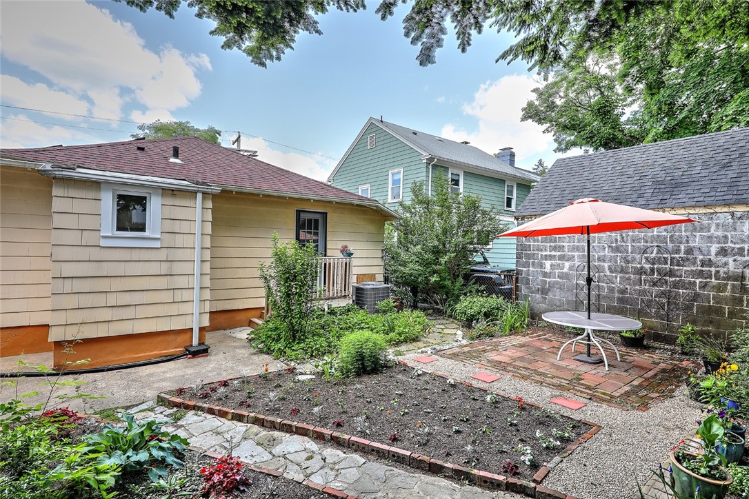 102 Edgehill Road