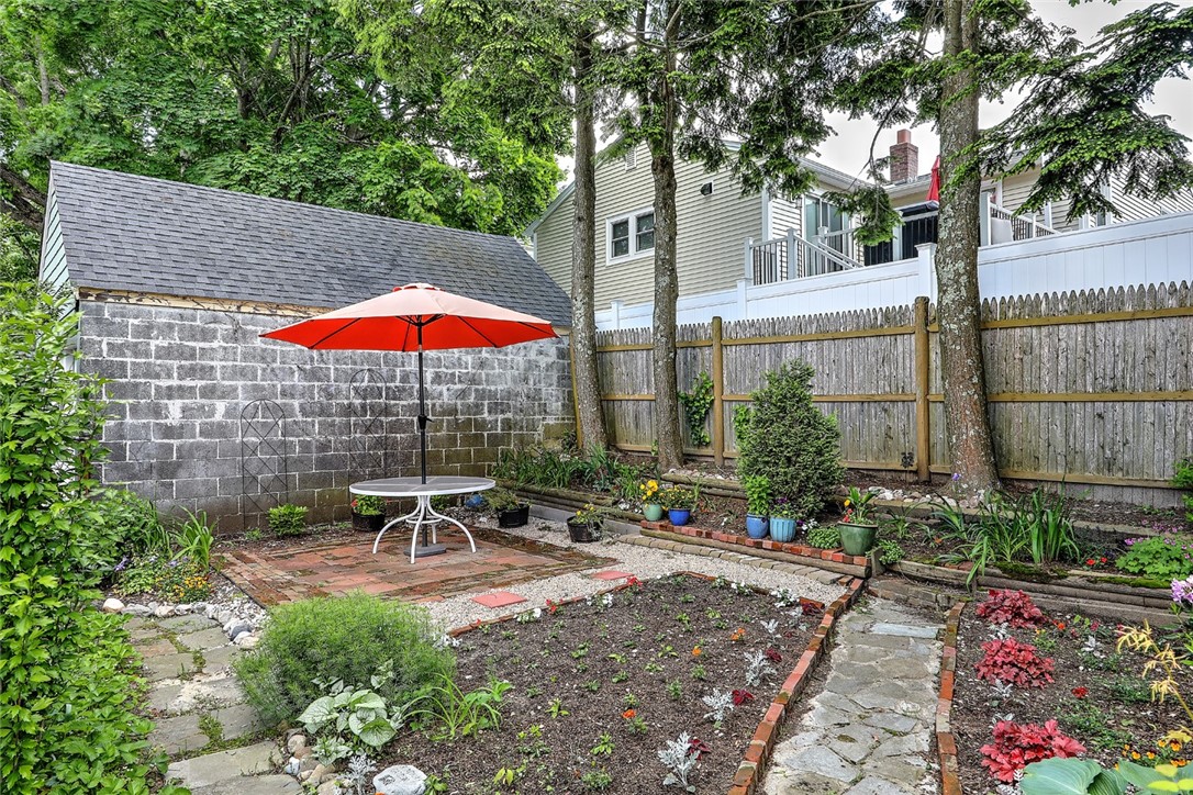 102 Edgehill Road