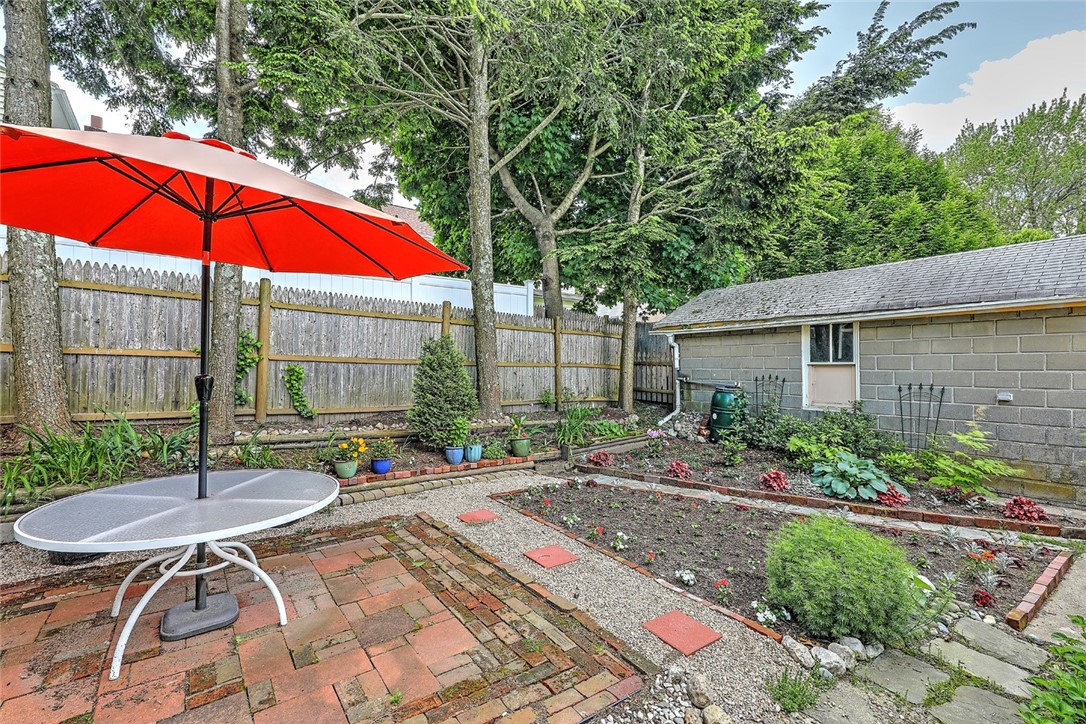 102 Edgehill Road