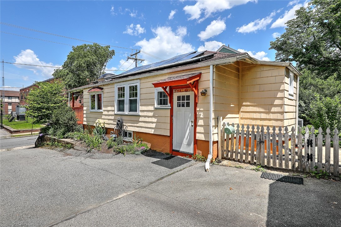 102 Edgehill Road