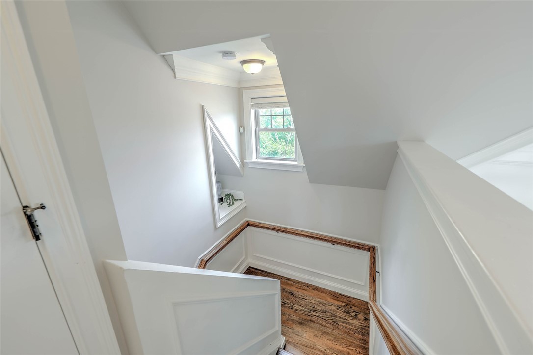 156 Broadway Street 4