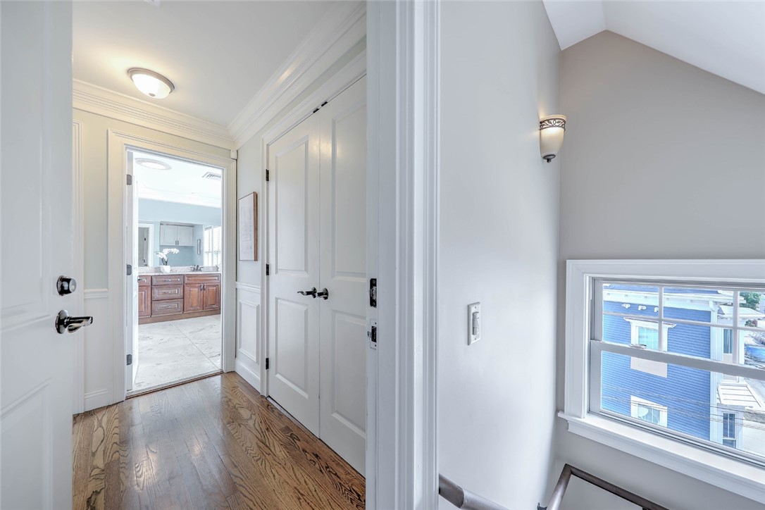 156 Broadway Street 4
