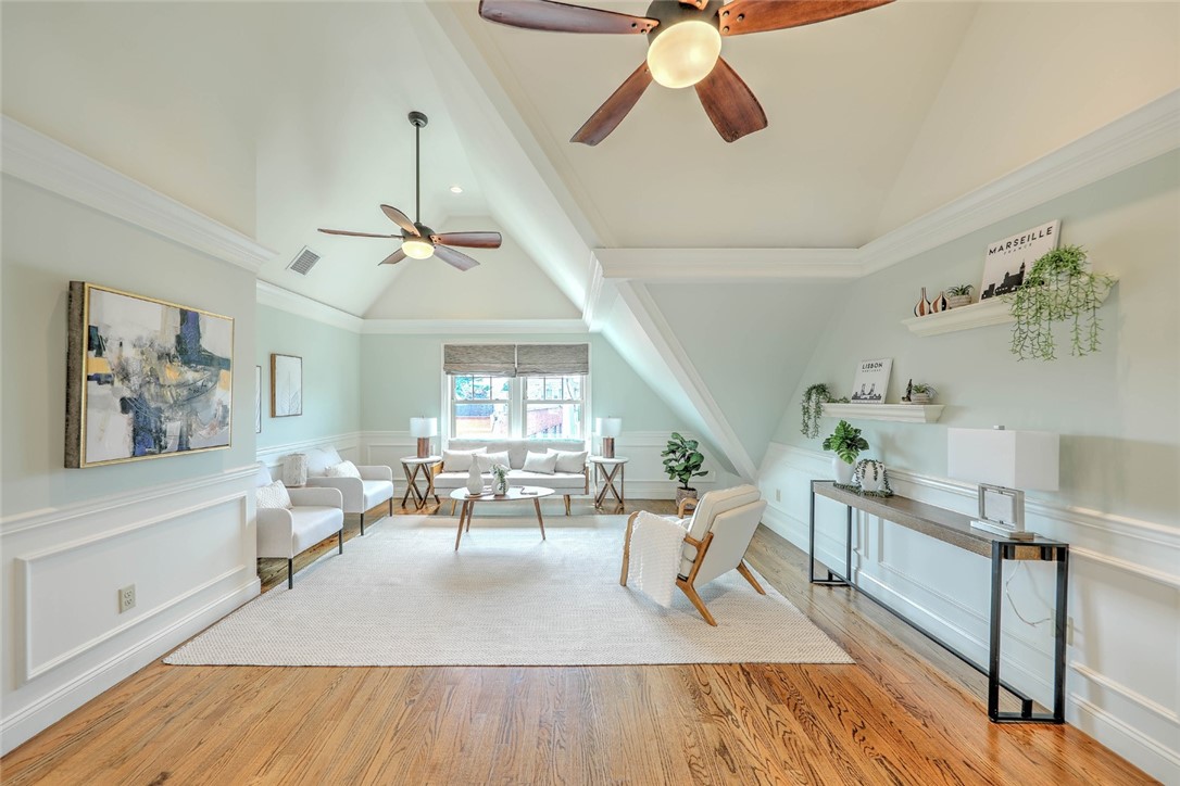 156 Broadway Street 4