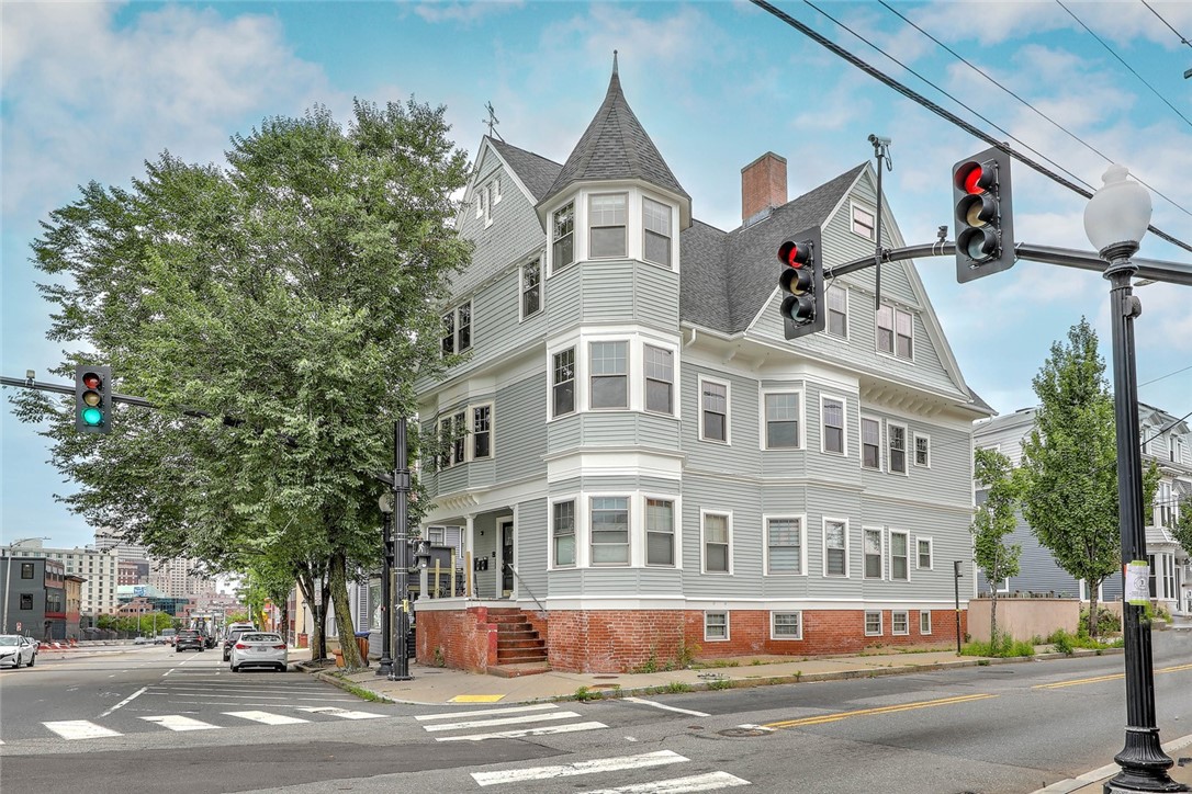 156 Broadway Street 4