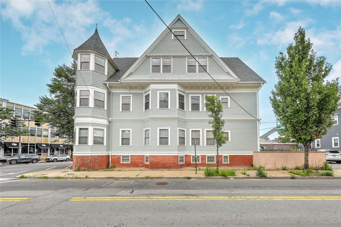 156 Broadway Street 4