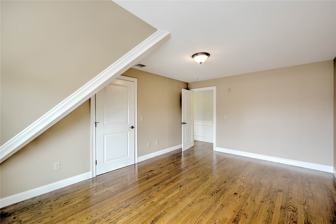 156 Broadway Street 4