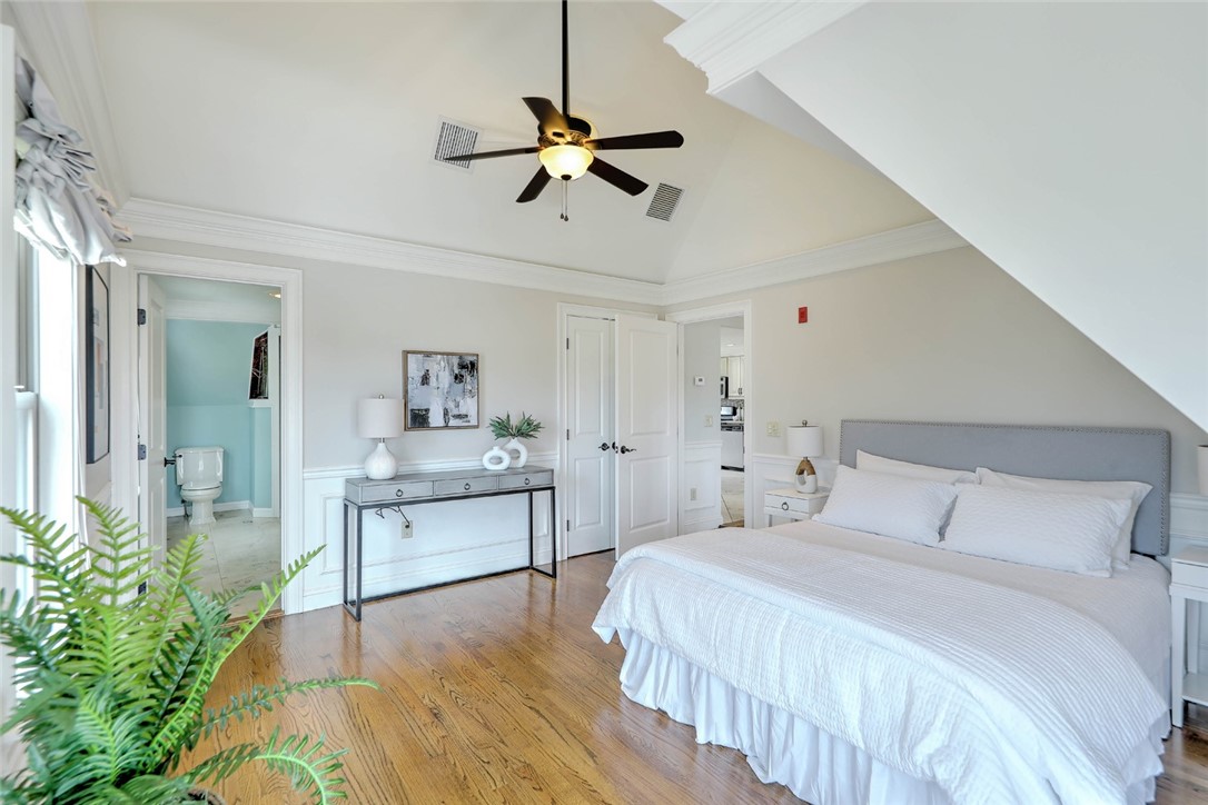 156 Broadway Street 4