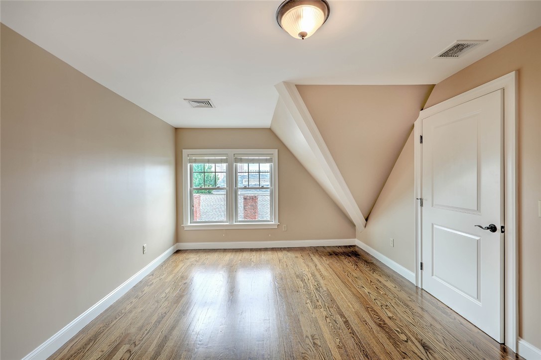 156 Broadway Street 4