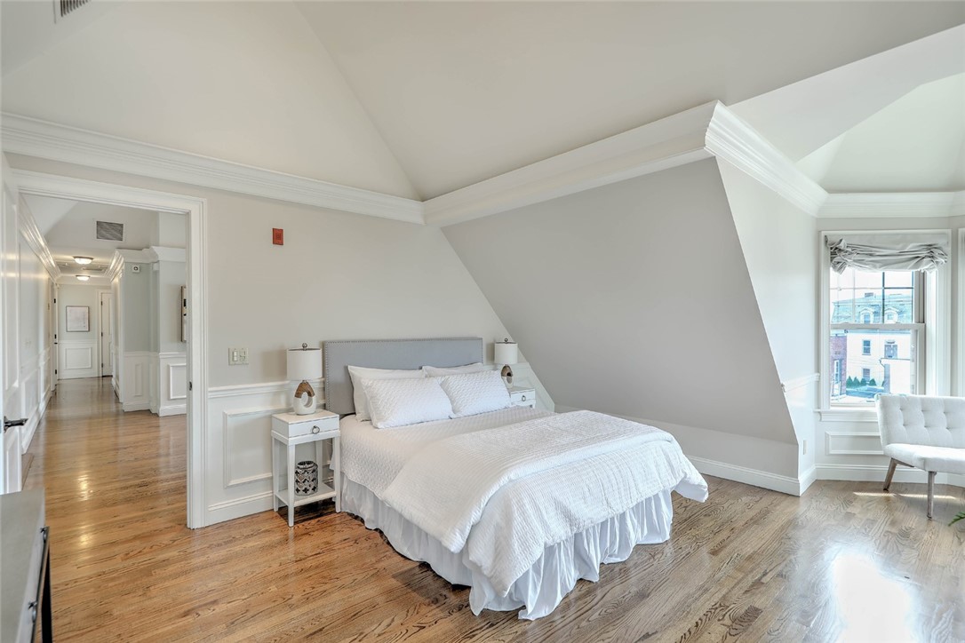 156 Broadway Street 4