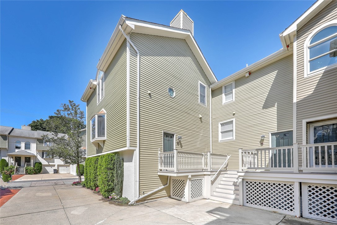 22 Miles Avenue 1