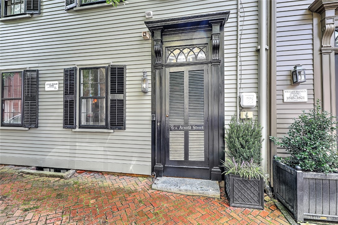 10 Arnold Street