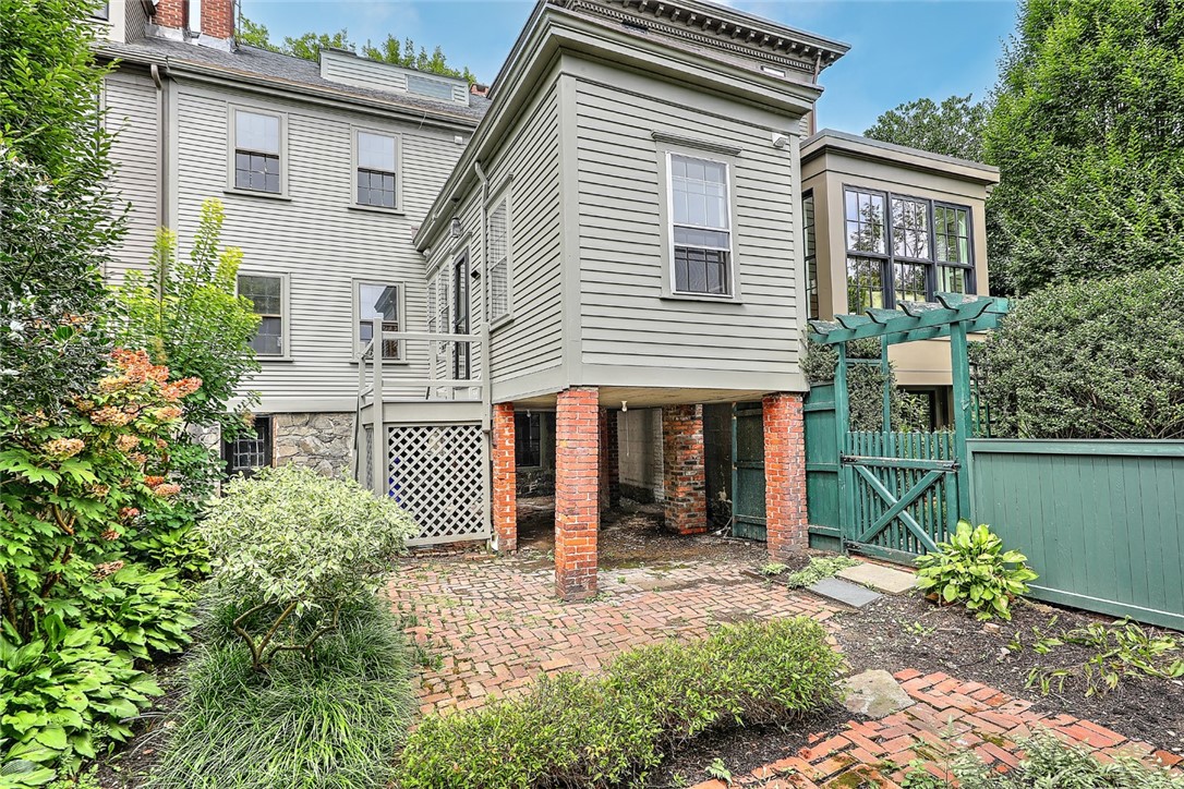 10 Arnold Street