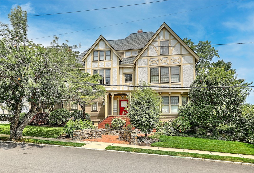 215 Arlington Avenue