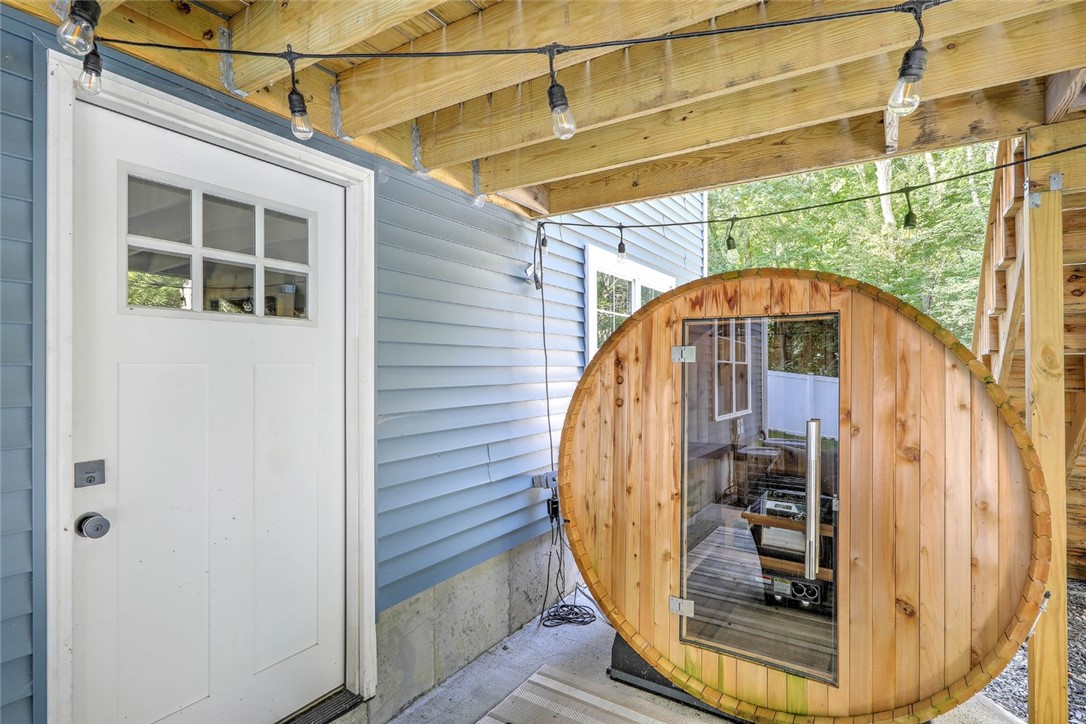 115 Waterman Avenue