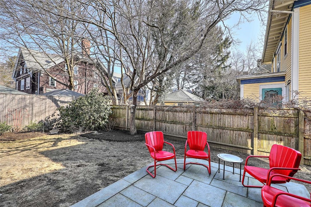 102 Lloyd Avenue