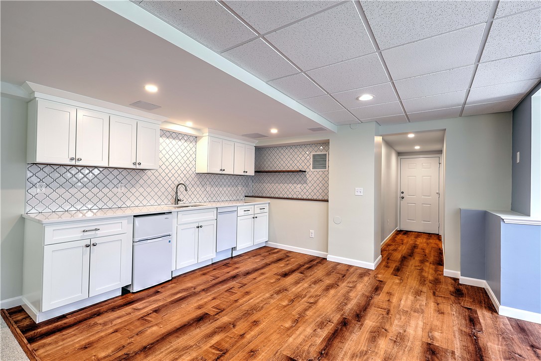 14 Howland Farm Road