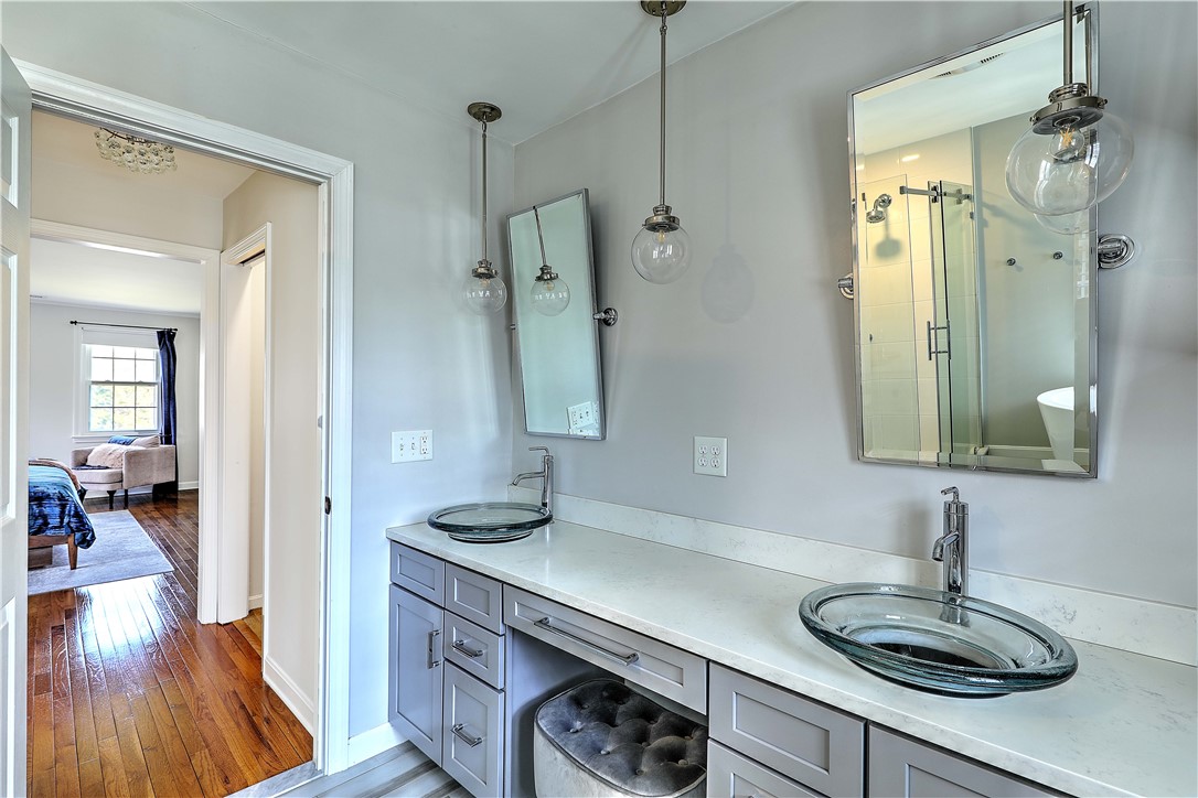 14 Howland Farm Road
