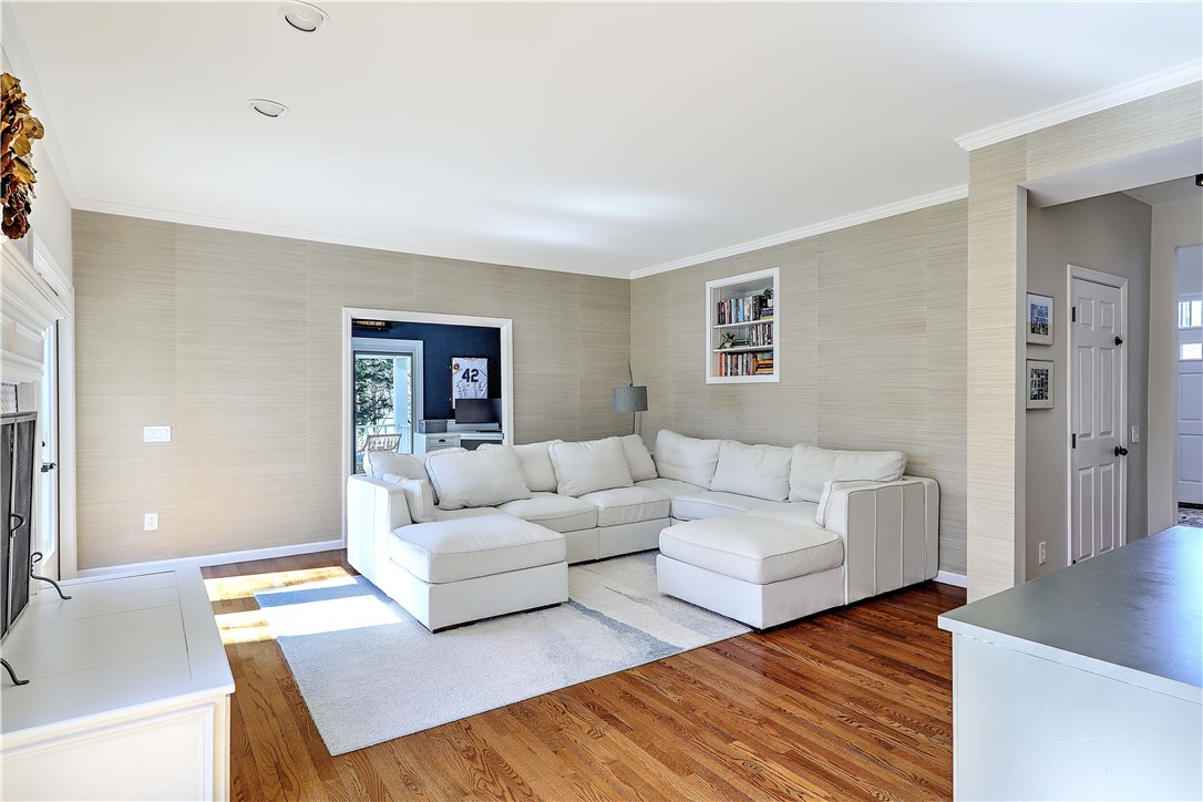 14 Howland Farm Road