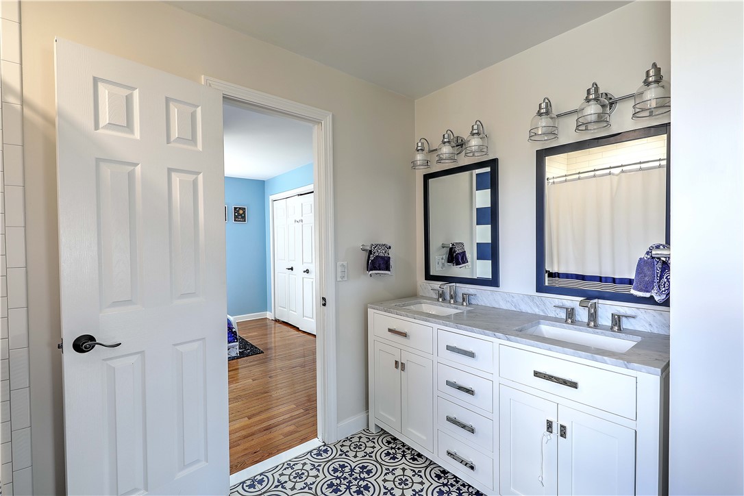 14 Howland Farm Road