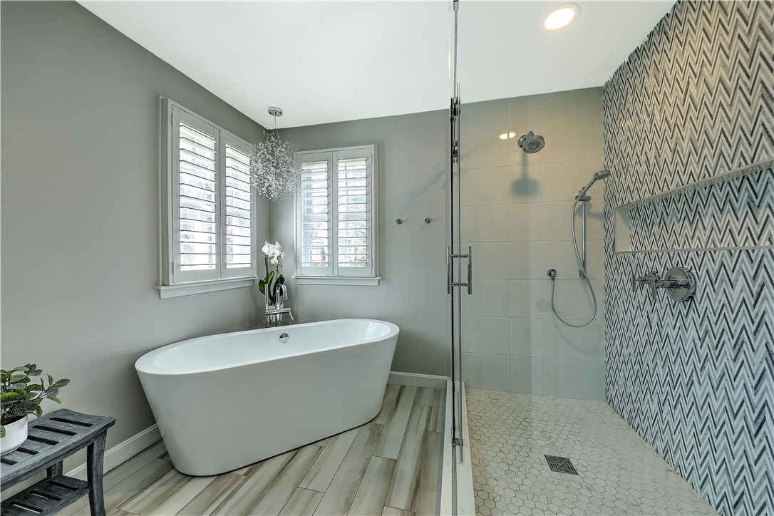 14 Howland Farm Road