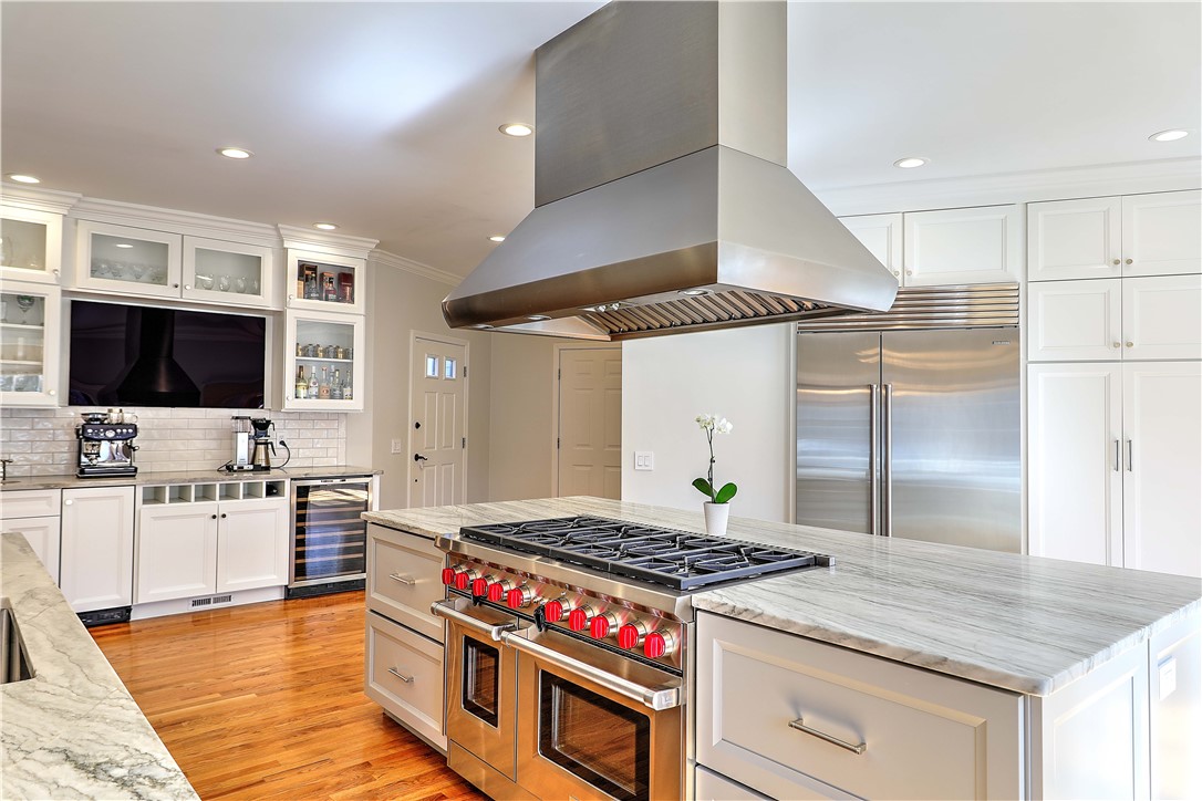 14 Howland Farm Road