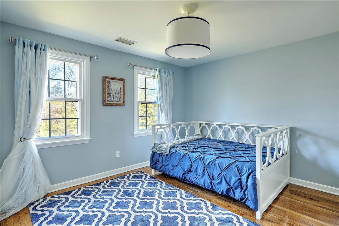 14 Howland Farm Road