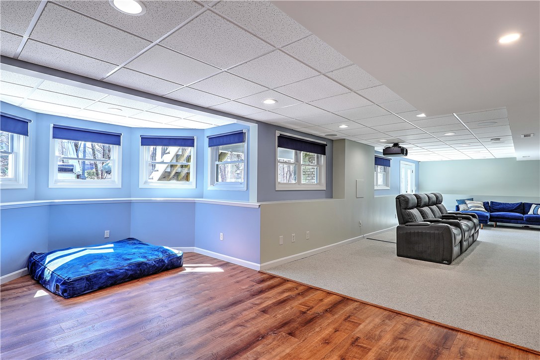 14 Howland Farm Road
