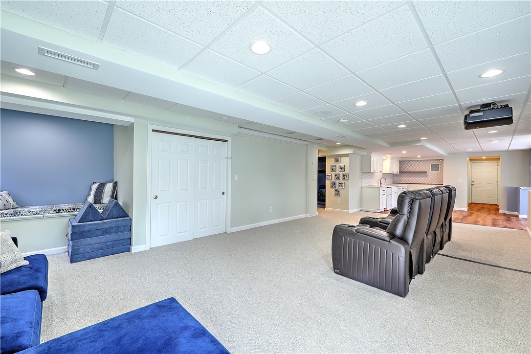 14 Howland Farm Road