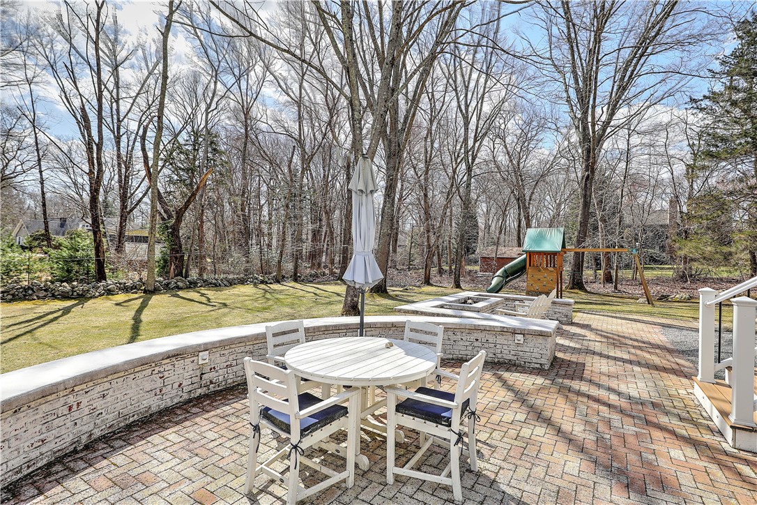 14 Howland Farm Road