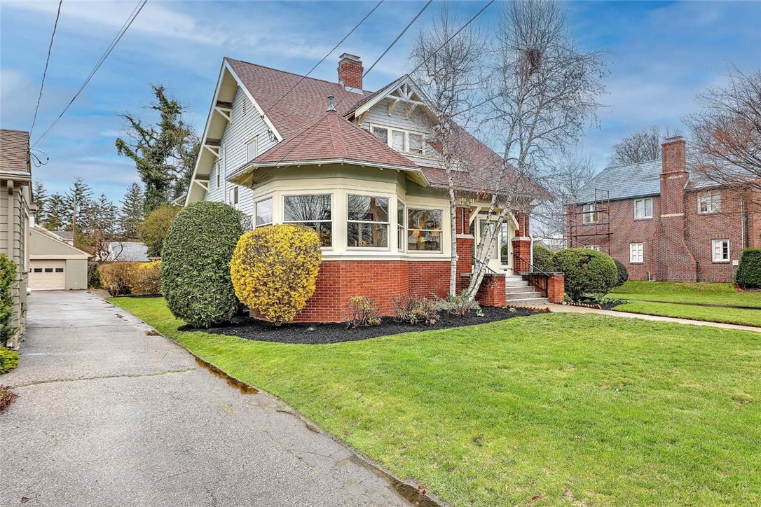 251 Norwood Avenue
