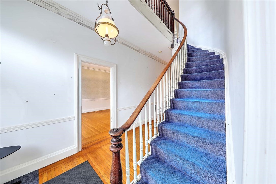 214 Bowen Street