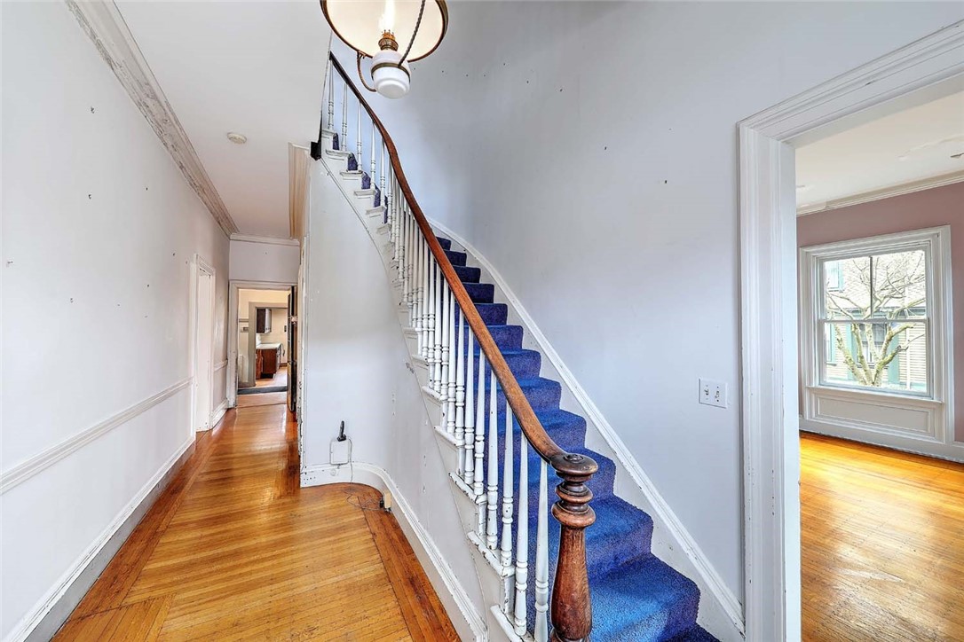 214 Bowen Street