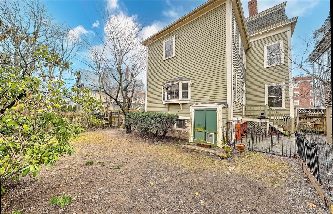 214 Bowen Street