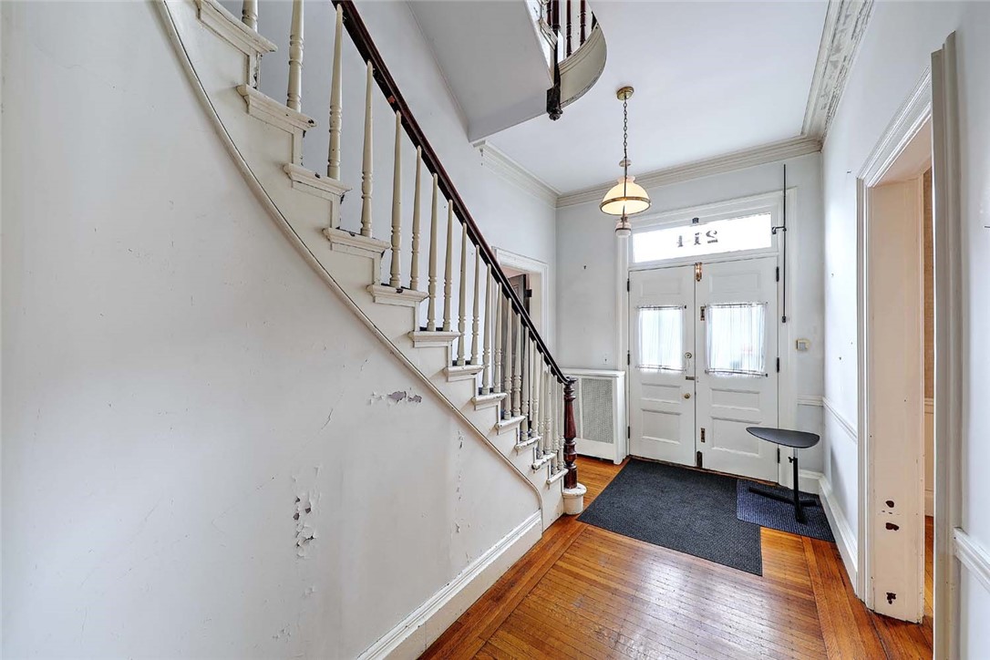 214 Bowen Street