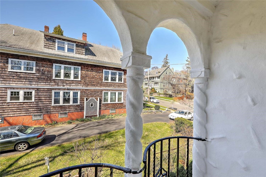 21 Laurel Avenue