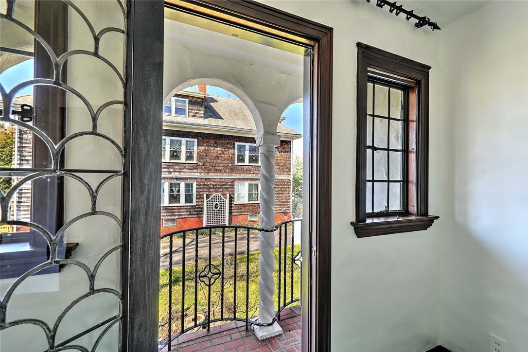21 Laurel Avenue