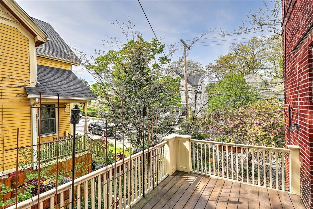 231 Doyle Avenue 2R