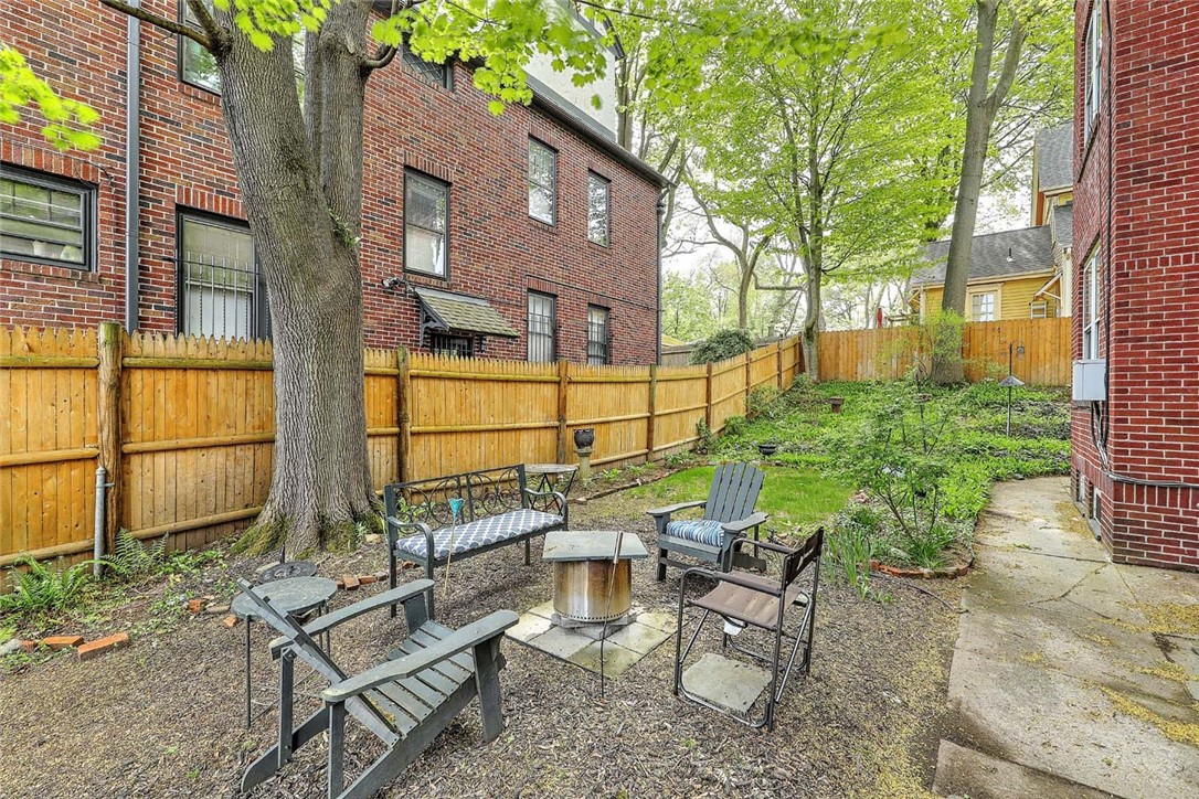231 Doyle Avenue 2R