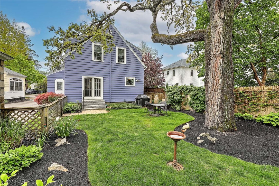 10 Clarendon Avenue