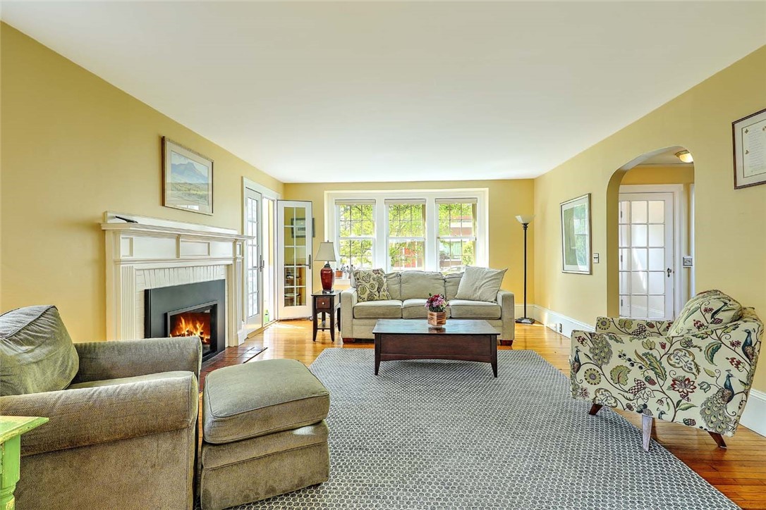 10 Clarendon Avenue