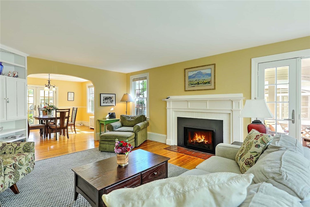 10 Clarendon Avenue